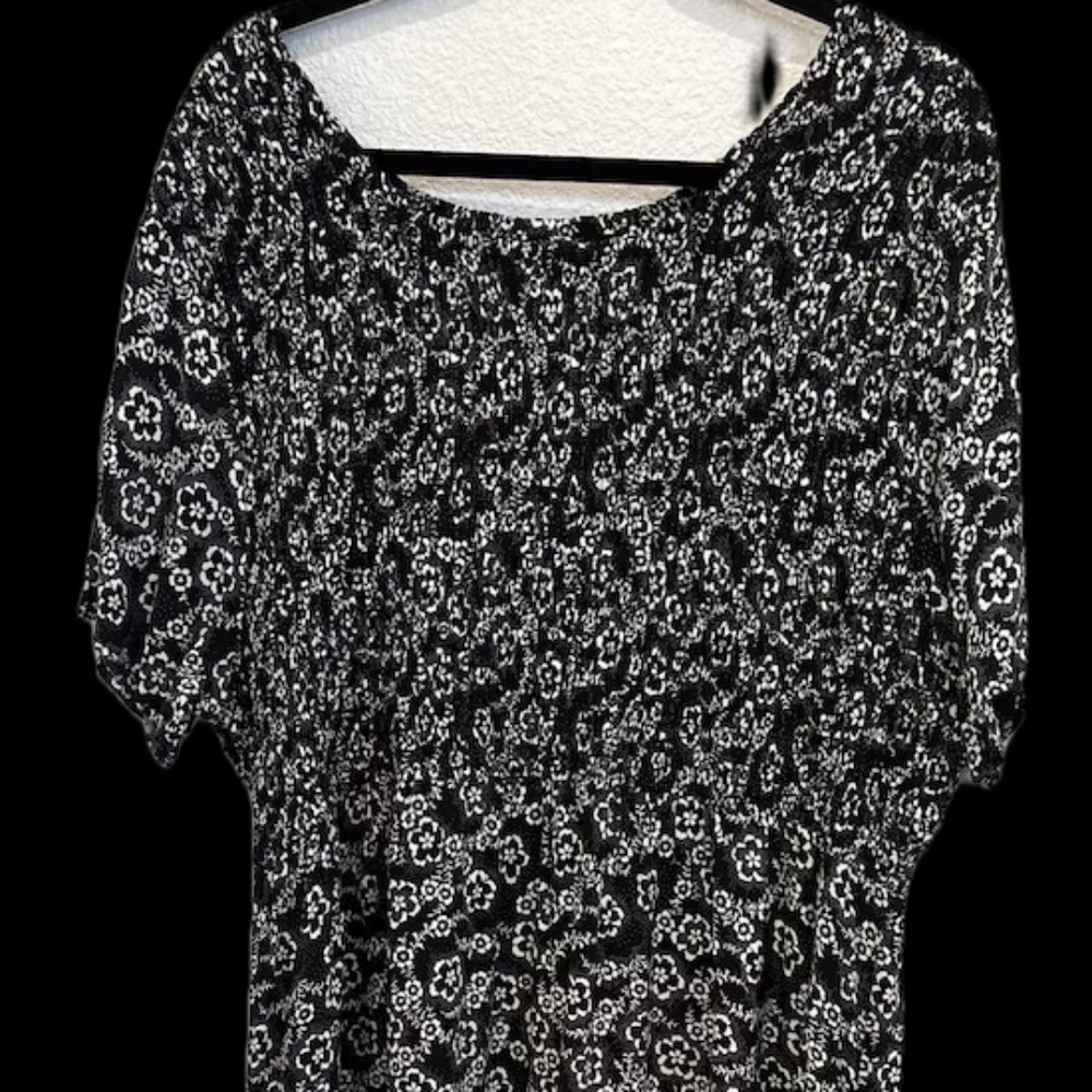 Studio 1940 Plus Size Black & White Floral Smocked Short Slv Dress Size 22 24W